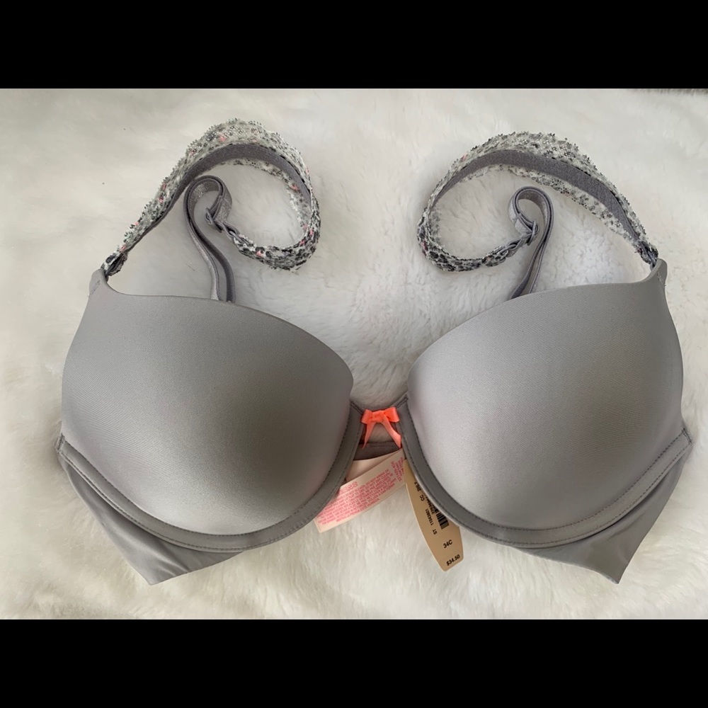 New with Tag VICTORIA’S SECRET PUSH-UP BRA